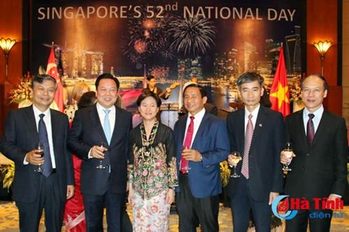 新加坡驻越南大使举行国庆招待会