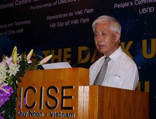 “味物理学”国际科学研讨会在越南平定省举行