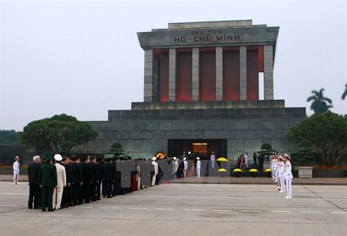 胡志明主席陵、英雄烈士纪念碑将暂停开放