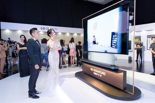 LG ra mắt dòng TV cao cấp mỏng nhất thị trường Việt Nam