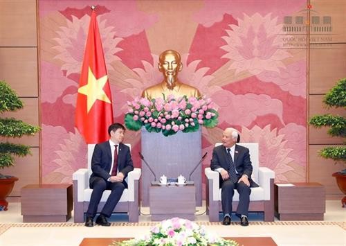 越南国会副主席汪周刘会见蒙古国国家大呼拉尔秘书处代表团
