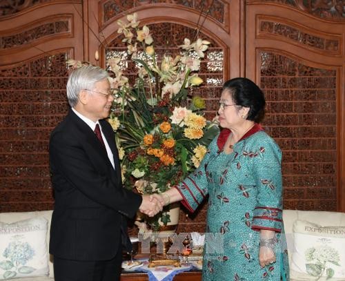 越共中央总书记阮富仲会见印度尼西亚斗争民主党主席梅加瓦蒂·苏加诺普特丽
