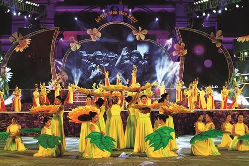 2017年羊蹄甲花节在奠边省举行