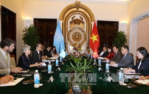 越南UNESCO国家委员会主任同UNESCO总干事进行会谈