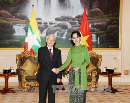越共中央总书记阮富仲会见缅甸国家顾问昂山素季