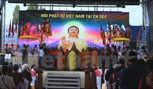 旅居捷克越南佛教信徒协会举行成立10周年纪念典礼