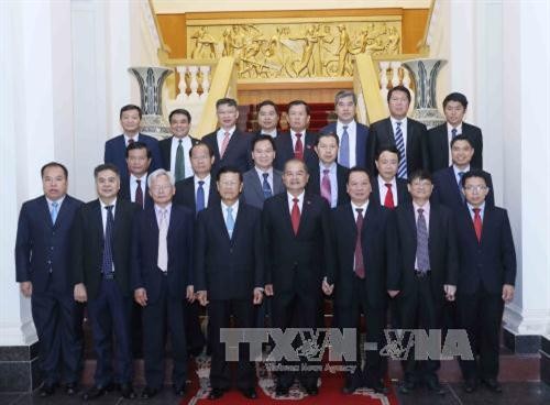 越共中央宣教部部长武文赏会见老挝人民革命党代表团