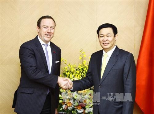 越南政府副总理王廷惠会见越南欧洲商会主席