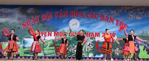 Sơn La: Khai mạc Ngày hội văn hóa các dân tộc huyện Mộc Châu 2017