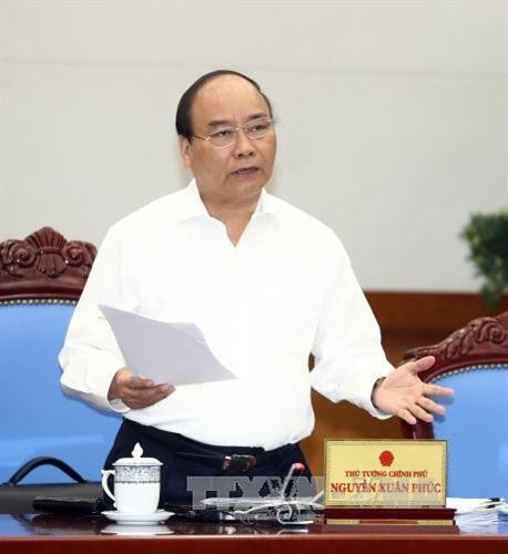 越南政府总理阮春福：继续纾解困难促进经营生产活动