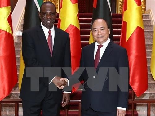 莫桑比克总理多罗萨里奥圆满结束对越南的正式访问之行
