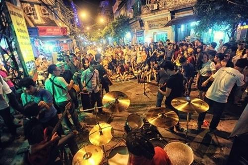Hà Nội: Các hoạt động biểu diễn tại phố đi bộ phải xin phép