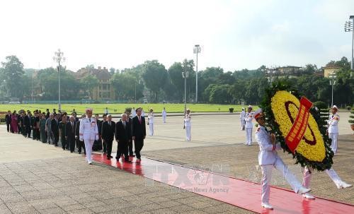 九·二国庆节72周年：党和国家领导人入陵瞻仰胡志明主席遗容