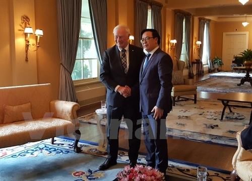 黄平君访问加拿大 进一步推动越加两国合作关系向前发展