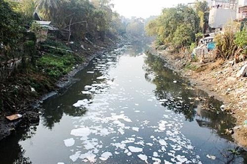 Hà Nội cần nhiều kinh phí để xử lý các dòng sông ô nhiễm