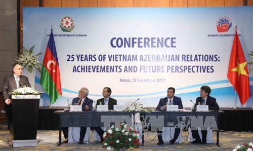 越南-阿塞拜疆建交25年之成就和展望研讨会在河内举行