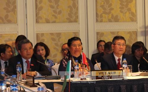 越南国会副主席丛氏放出席第38届东盟议会联盟大会