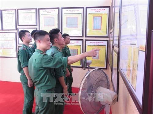 “黄沙与长沙归属越南—历史证据与法律依据”地图资料展在岘港市举行