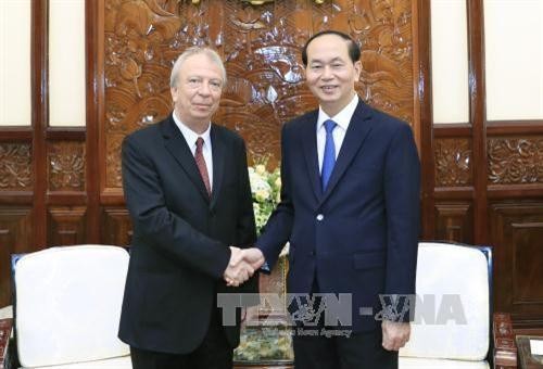 越南国家主席陈大光会见离任前来辞行拜会的保加利亚驻越大使叶夫根尼