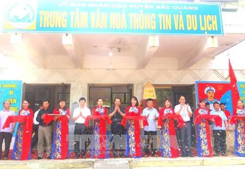“黄沙和长沙归属越南：历史证据和法律依据” 地图资料展在河江省举行