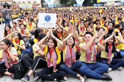3万多名学生和大学生参加在胡志明市举行的春节志愿者活动