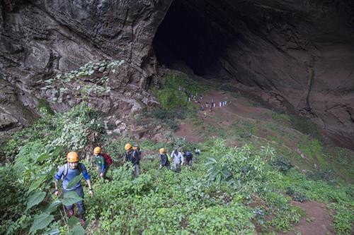广平省开通世界第四大洞穴探险旅游线路
