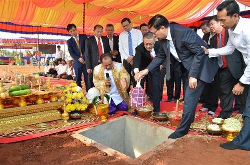 越南与柬埔寨动工兴建师范边境集市