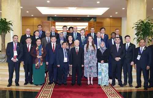 越共中央总书记阮富仲会见出席APPF-26的各国议会代表团团长