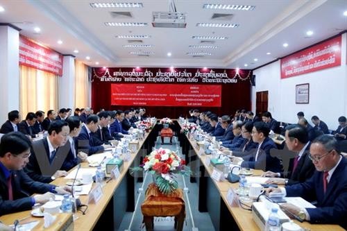 越南胡志明市与老挝万象加强合作