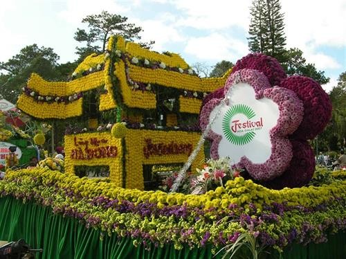 2017年大叻国际花卉展吸引逾6万名游客前来参观