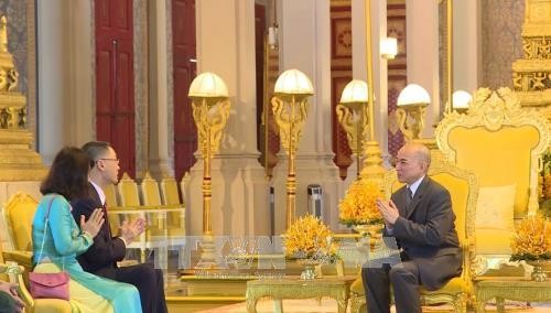 Quốc vương Campuchia chào đón tân Đại sứ Đặc mệnh Toàn quyền Việt Nam tại Vương quốc Campuchia