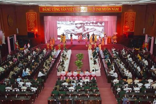 越柬建交50周年：在柬履行国际义务的越南干部见面会在朔庄省举行