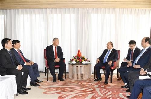 越南政府总理阮春福会见印尼日光证券公司总裁