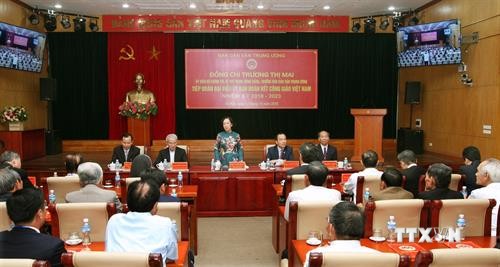 越共中央民运部部长张氏梅会见越南天主教团结委员会代表团
