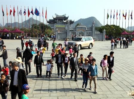宁平省努力提高三谷碧洞旅游区的服务质量