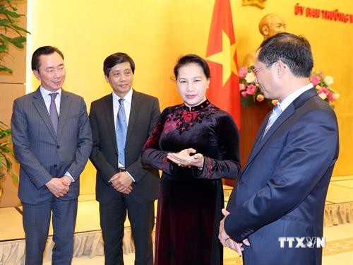 越南国会主席阮氏金银：努力建设政治过硬本领高强的驻外机构首席代表队伍