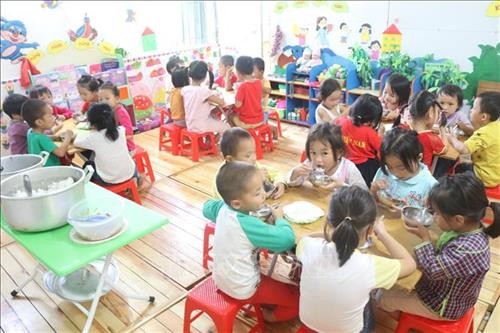 Lạng Sơn đảm bảo chất lượng bữa ăn bán trú cho trẻ mầm non ở vùng cao