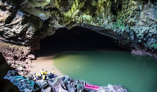 广平省探索弯洞和井瓦洞旅游线路正式开通