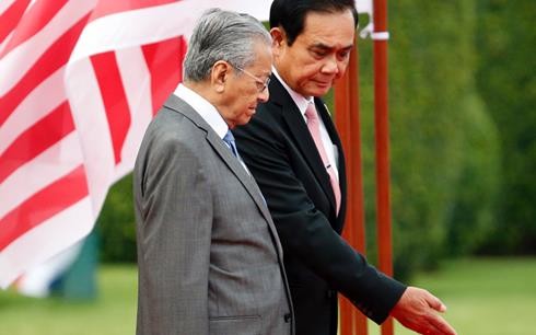泰国和马来西亚两国领导讨论安全合作