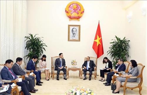 越南政府总理阮春福会见韩国三星集团领导