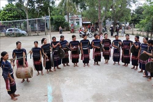 Gia Lai phát triển câu lạc bộ cồng chiêng nữ từ thôn làng