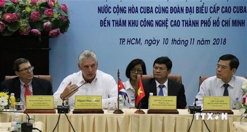 Chủ tịch Hội đồng Nhà nước và Hội đồng Bộ trưởng Cuba tìm hiểu mô hình Khu công nghệ cao Thành phố Hồ Chí Minh