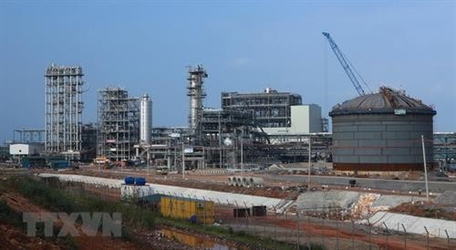 宜山炼油厂预计上缴国家财政8万亿越盾