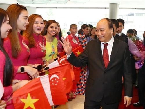 阮春福抵达新加坡 出席第33届东盟峰会