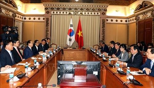 越南胡志明市与韩国釜山市加强合作共促发展