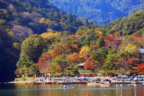 Đến Kyoto ngắm cảnh đẹp công viên Arashiyama