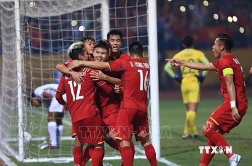 2018年AFF CUP: 越南三比零大胜柬埔寨 获得A组第一名