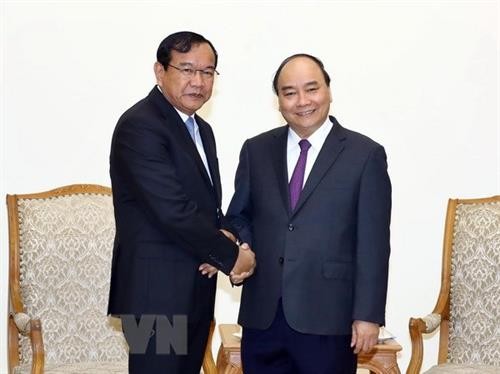 越南政府总理阮春福会见柬埔寨副首相兼外交国际合作部大臣