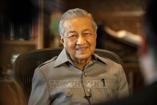 马来西亚总理对马越企业合作情况予以高度评价 