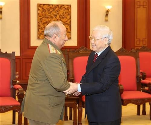 越共中央总书记、国家主席阮富仲会见古巴革命武装力量部部长